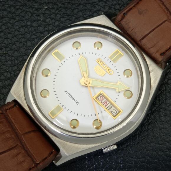 Vintage 1971 Seiko Automatic Mens Silver Watch W/daydate & Green accents - Picture 6 of 8